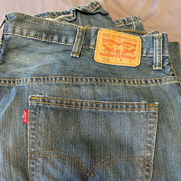Levi Strauss Co. Jeans. W-48 L29 - Picture 5 of 5